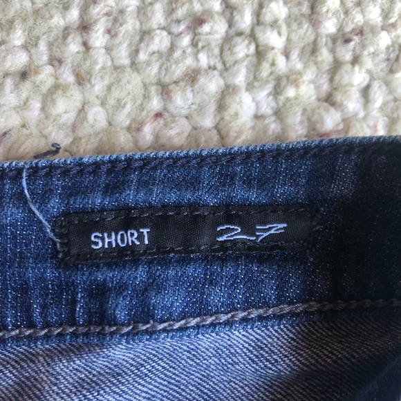 William Rast Jean Shorts Size 27. - Picture 5 of 9